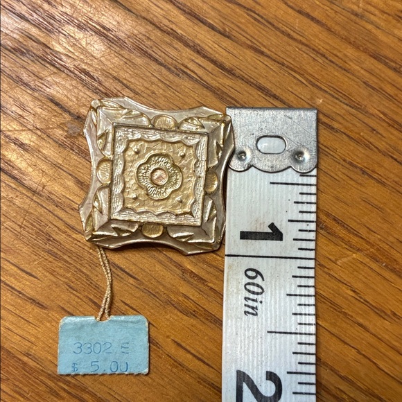 Vintage Hattie Carnegie Clip On Earrings and Brooch Set ~ With Tags! - Picture 4 of 4